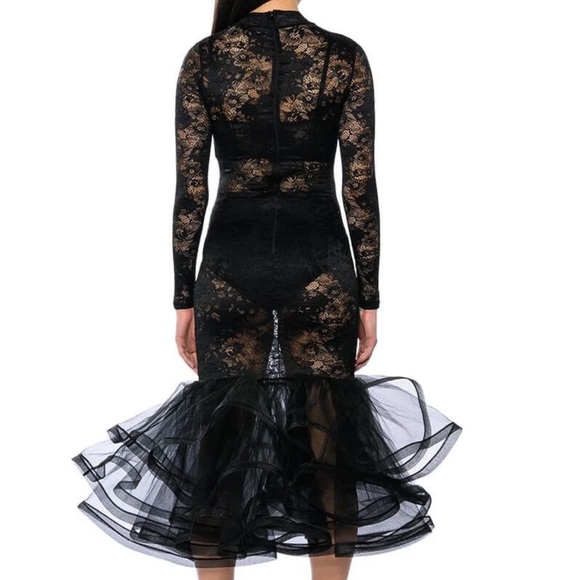 LACE MAXI DRESS In Black - Picture 2 of 4